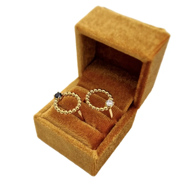 Anillo Moon chapado en oro con circonita