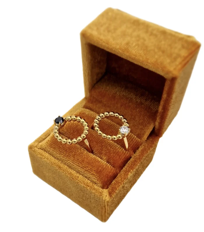 Anillo Moon chapado en oro con circonita