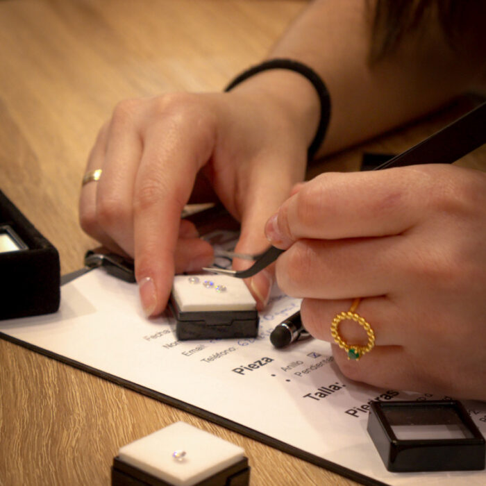Taller de personalización de joyas Corsia